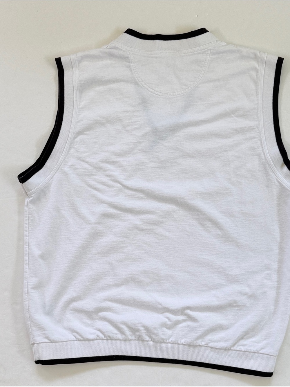 Vintage Mens White Sleeveless V-Neck Cotton Knit Tennis Vest Large Preppy - Picture 4 of 7